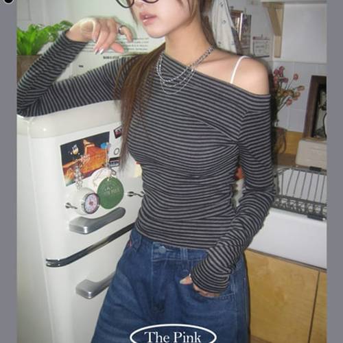 더핑크 / 해번 슬림핏 스트라이프 원숄더 긴팔티