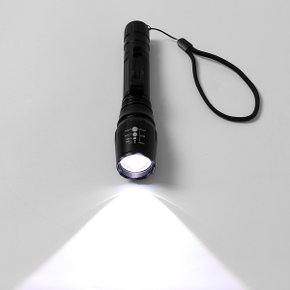 파워 충전 줌 LED 후레쉬/라이트 낚시 캠핑손전등