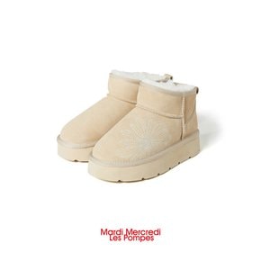 CLASSIQUE MINI UGG BOOTS_BUTTER