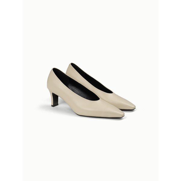 르 클래식 오렌 포인티드토 펌프스 - 샌드 베일