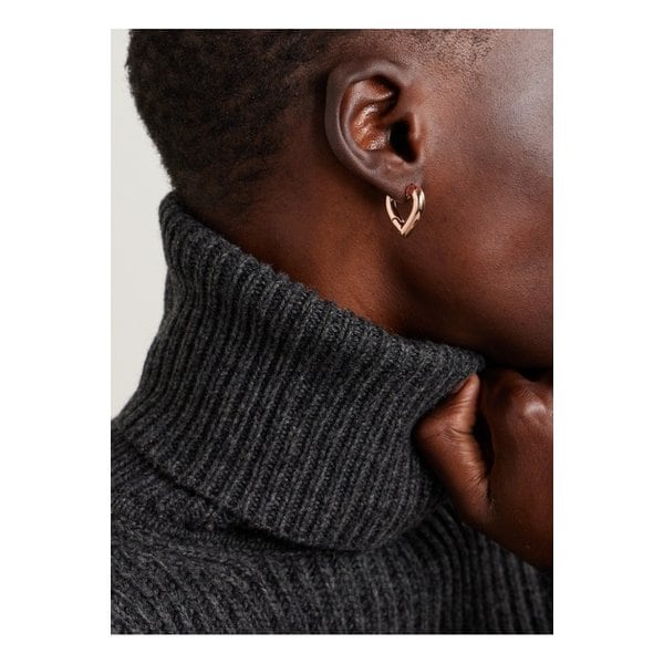 록산느 애슐린 하트 골드톤 후프 이어링 1647597337010158