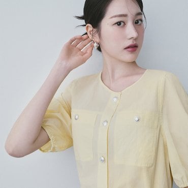 케네스레이디 라운드넥 버튼 블라우스(장다아 착용) EWBLPE0100