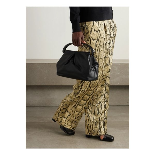 플리츠 가죽 토트 블랙 1647597349831010