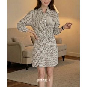 슬림핏 세로 줄무늬 셔링 원피스 허리 꼬임 랩 셔츠형 미디 원피스 체형커버