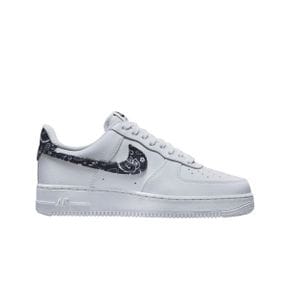 (W) 나이키 에어포스 1 `07 에센셜 페이즐리 스우시 화이트 블랙 (W) Nike Air Force 1 `07 Esse