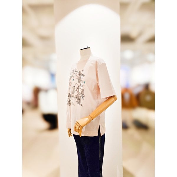 [파주점] [더아이잗컬렉션]루즈핏 코튼 비딩 프린트 티셔츠 .CS4B0TS611