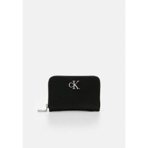 4388829 Calvin Klein MINIMAL MONOGRAM ZIP AROUND - Wallet black 73182011