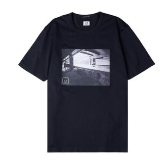 CP컴퍼니 씨피컴퍼니 M에트로polis Series Mercerized Jersey Graphic T-Shirt 14CMTS204A 00637