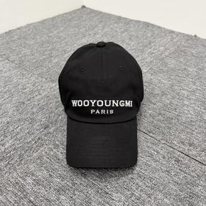 논현 더팩토리26SS 우영미 로고 엠브로이드 볼캡 야구모자 W261CA52 661B