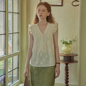 PM_Embroidery pleated blouse