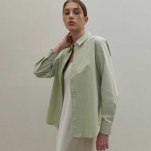 나인(Atelier Nain) (택가:69,000원)자수 스탠다드 베이직 셔츠(BL-4169)