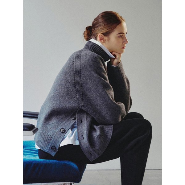 메이브 메리노울 하이넥 버튼 니트 그레이