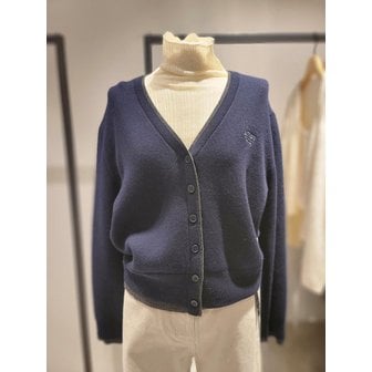 시슬리 [여주점] 울 블렌드 배색 자수 니트 가디건(SAKC37461)