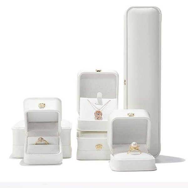 크라운 주얼리 하드케이스 목걸이 화이트 (WFH85TA)