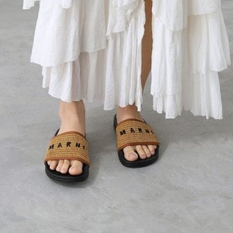 마르니 라피아 샌들 Raw Sienna Caramel Marni Raffia Sandal SAMS016102 P3860 ZO136