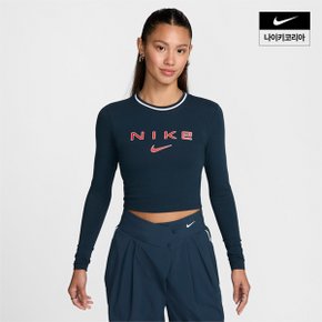 우먼스 나이키 스포츠웨어 칠 니트 슬림 긴팔 크롭 그래픽 티셔츠 NIKE FZ2859-478