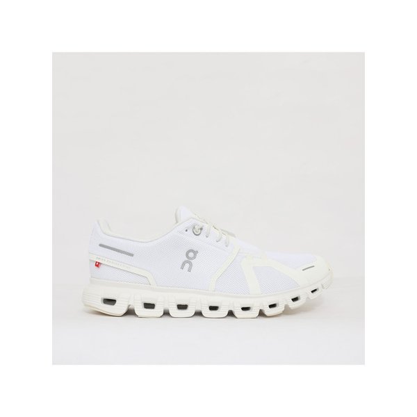 러닝 클라우드 6 화이트 남성 스니커즈 3MF10071200