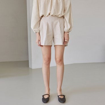 딘스 BANDING TWO TUCK SHORTS_LIGHT BEIGE