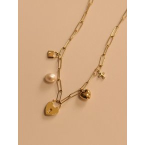 shining heart lock necklace