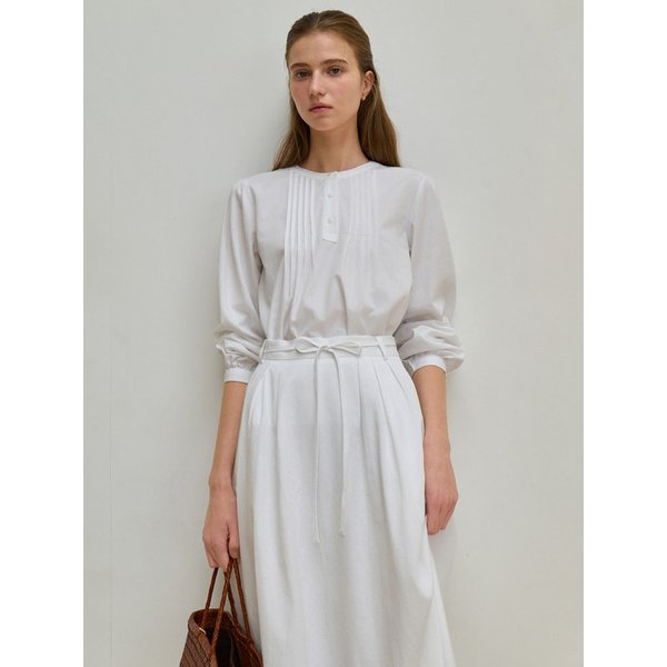 [세트] 로넌 핀턱 블라우스 + 로넌 스트랩 플리츠 스커트 화이트 J1951