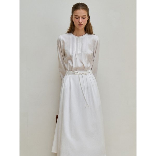 [세트] 로넌 핀턱 블라우스 + 로넌 스트랩 플리츠 스커트 화이트 J1951