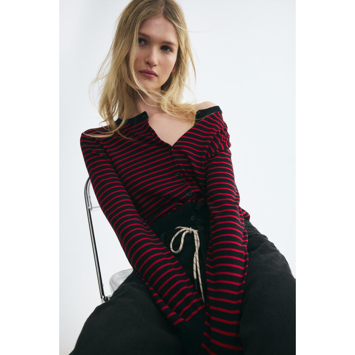 1000879263128