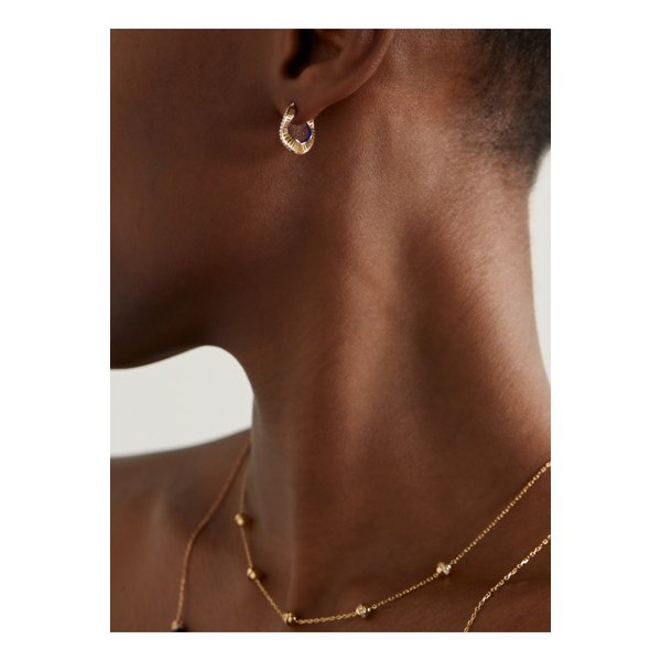 라틀리에 나우바 트위스티드 웨이브 18k 골드 에나멜 다이아몬드 후프 이어링 1647597331418981