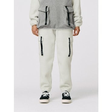 골스튜디오 [코엑스몰] 팬츠 LOGO TAPE FLEECE CARGO JOGGER-IVORY