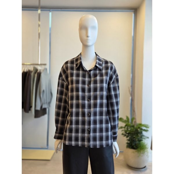 [여주점] [더 아이잗] 여성 금속단추 오버핏 체크셔츠(IRAA0BL051)