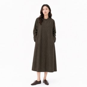아일로(A HILO) 앞핀턱자수원피스 AHIO210