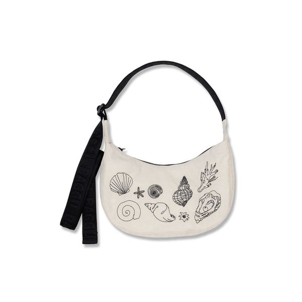 [바쿠백] BAGGU 나일론 크레센트백 스몰 Embroidered Shells