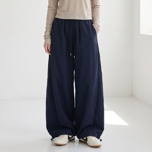 데이루틴 나일론 핀턱 와이드 팬츠
