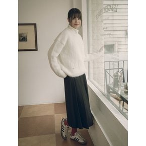 KN4243 Hairy wool round knit_Ivory