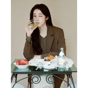 [노윤서PICK] 백 절개 포인트 클레식 오버핏 자켓-L1H31WJK030