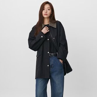 [SSG] 플라스틱아일랜드 [7%쿠폰적용가 : 73,656원][SSG단독] 페이크 레더 카라 사파리형 점퍼 (2color)