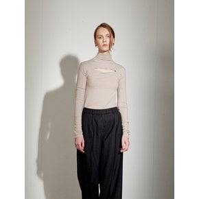 CUT OUT TURTLENECK GIMO TOP_BEIGE