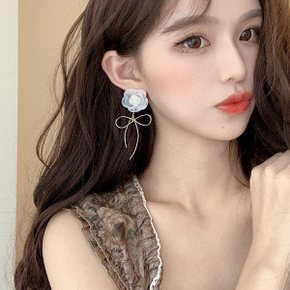 애던 플라워 골드 레이어드 여성 귀걸이