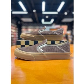 (남여공용) 스니커즈 Ua 슬립온 Vr3 Sf SALT WASH CORDUROY (브라운) (VN0A4BX8BK9)