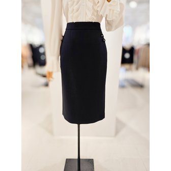 아이잗컬렉션 [파주점] [더아이잗컬렉션]투 버튼 포인트 미디 스커트 CR2A0SK311