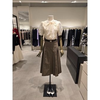 지고트 [파주점] 세트 레이스 블라우스 + 엣지 A라인 스커트 JS3B0BL413,JR3A0SK101