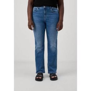 4747871 ONLY Carmakoma CARSALLY - Flared Jeans medium blue