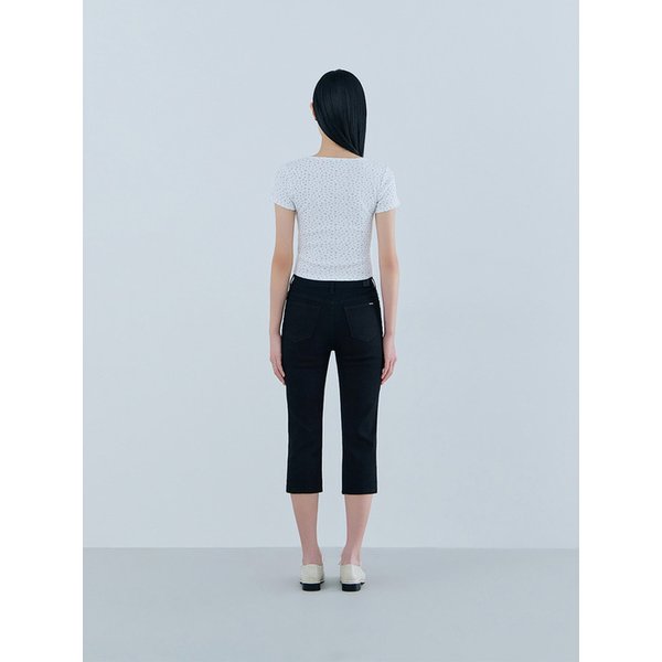 [온라인 단독] 블랙 카프리 팬츠 OQ2D5983