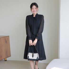 [최초가 99,000원][르포엠]소피엔 타이넥 핀턱 원피스