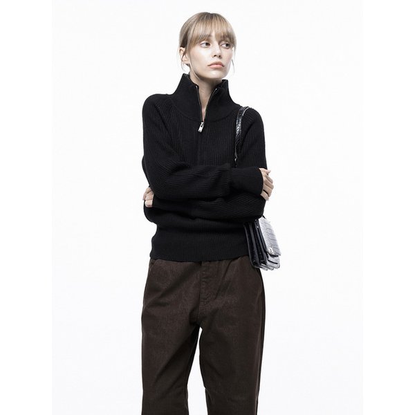 Soft Hazzy Half Zip-up Knit - Black /W243TP05BK