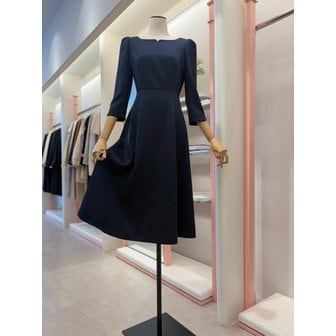 잇미샤 [여주점] 여성 넥 포인트 플레어 원피스(ITQ2YOP920)