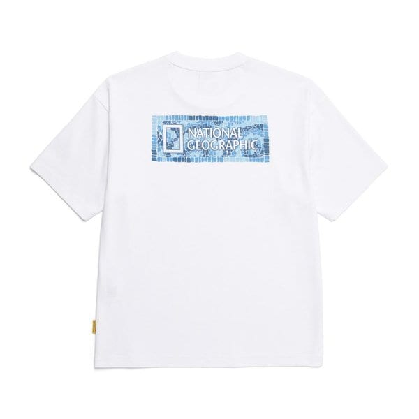 [부산점] N252UTS040 010 내셔널지오그래픽 만텔라 백 빅로고 베이직핏 반팔 티셔츠