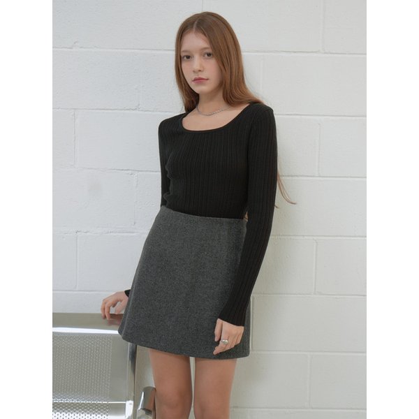 Square Neck Slim-Fit Ribbed Cable Knit (black)