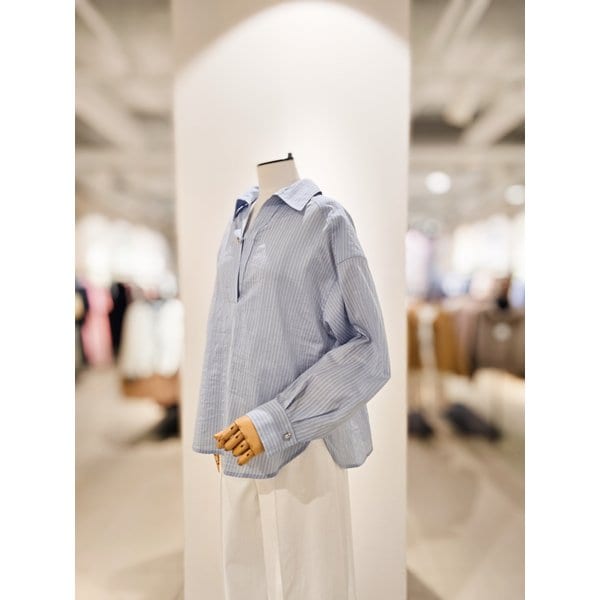 [파주점] [더아이잗컬렉션]스트라이프 백 리본 블라우스 CR5A0BL581