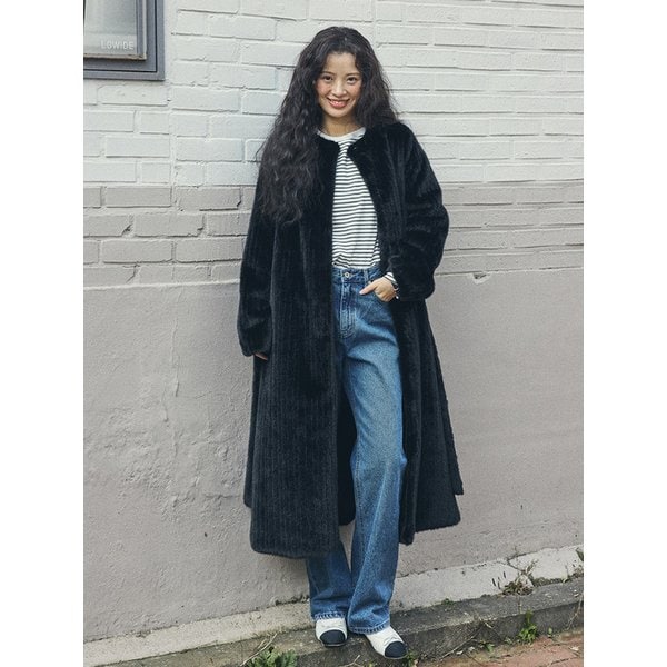 스트라이프 퍼 맥시 코트 (2COL) Y5O008