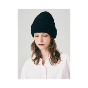 INSCAPE BLACK BEANIE